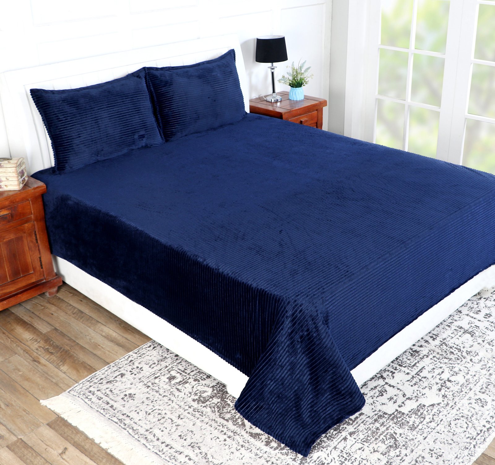 Winter Warm King Size Flat Double Bedsheet With 2 Pillow Cover (Blue)
