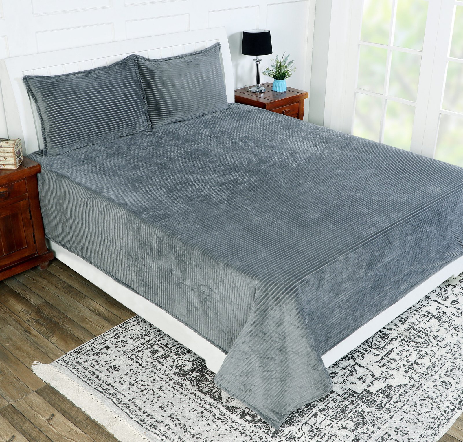 Winter Warm King Size Flat Double Bedsheet With 2 Pillow Cover (Grey)