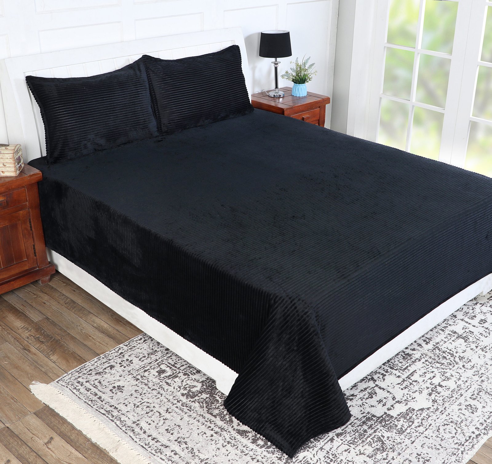 Winter Warm King Size Flat Double Bedsheet With 2 Pillow Cover (Z-Black)
