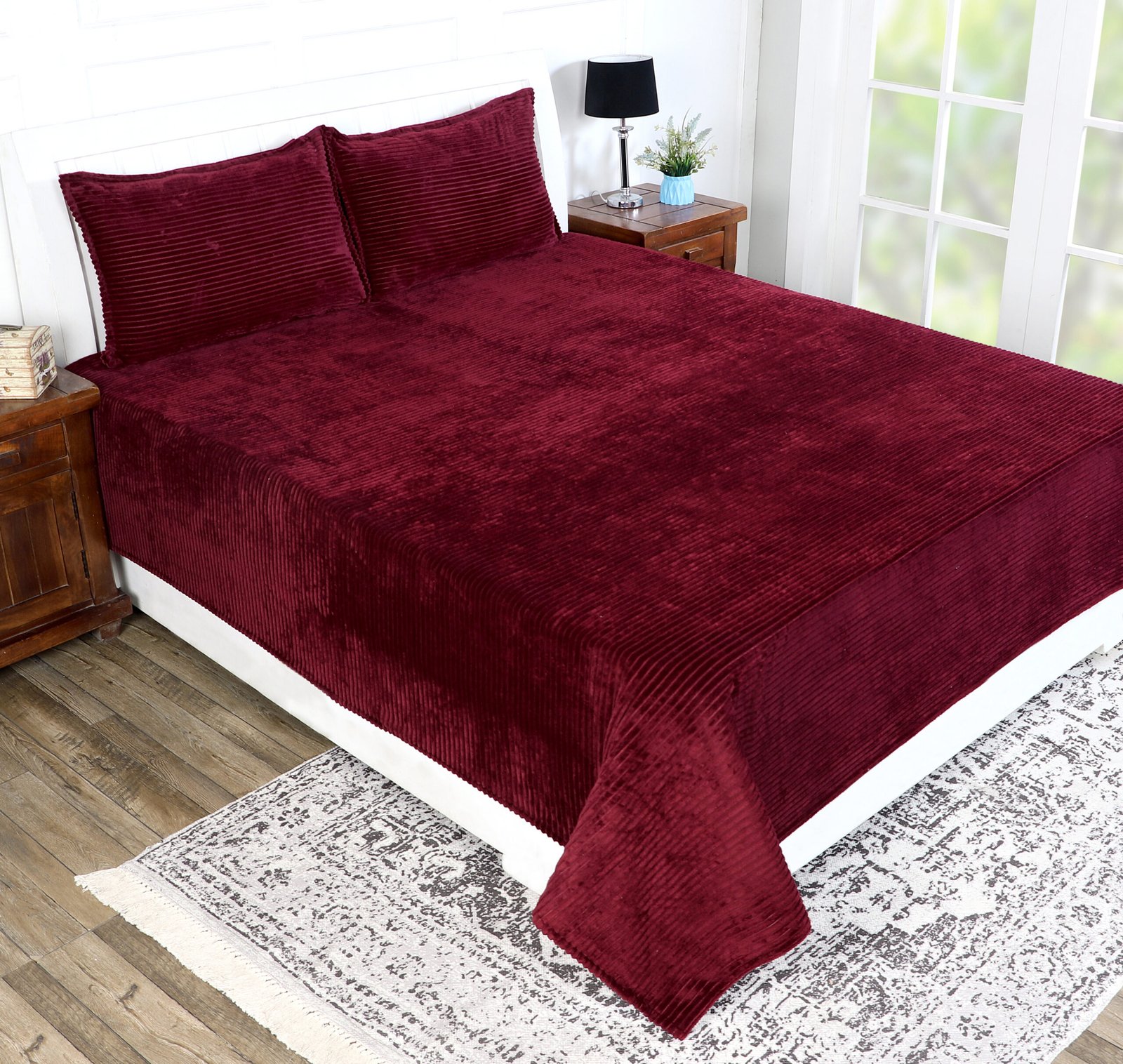 Winter Warm King Size Flat Double Bedsheet With 2 Pillow Cover (Maroon)